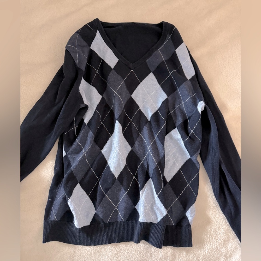 Argyle V-Neck Sweater in Navy
